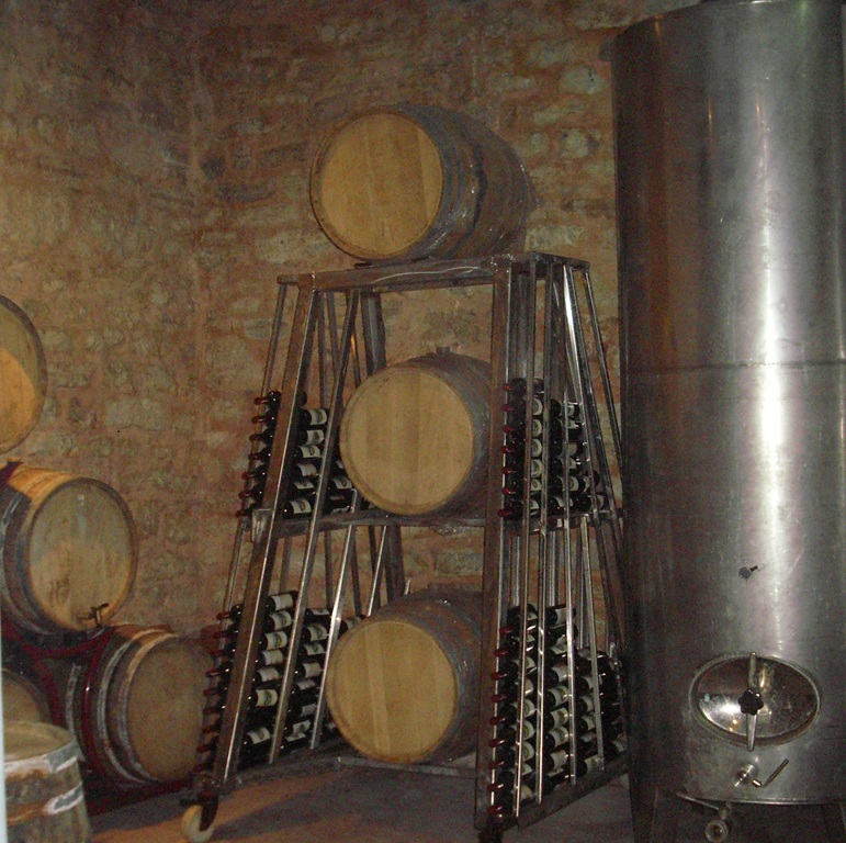 Oak barrels - Stainless steel tank